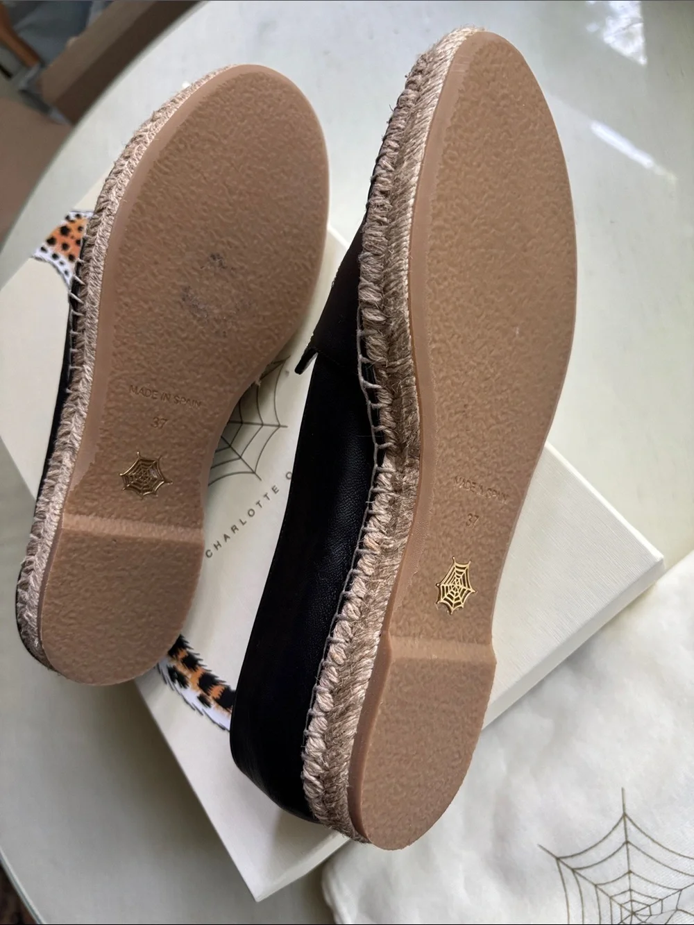 Charlotte Olympia Black Leather Cat Face Espadrille Flats sz 37